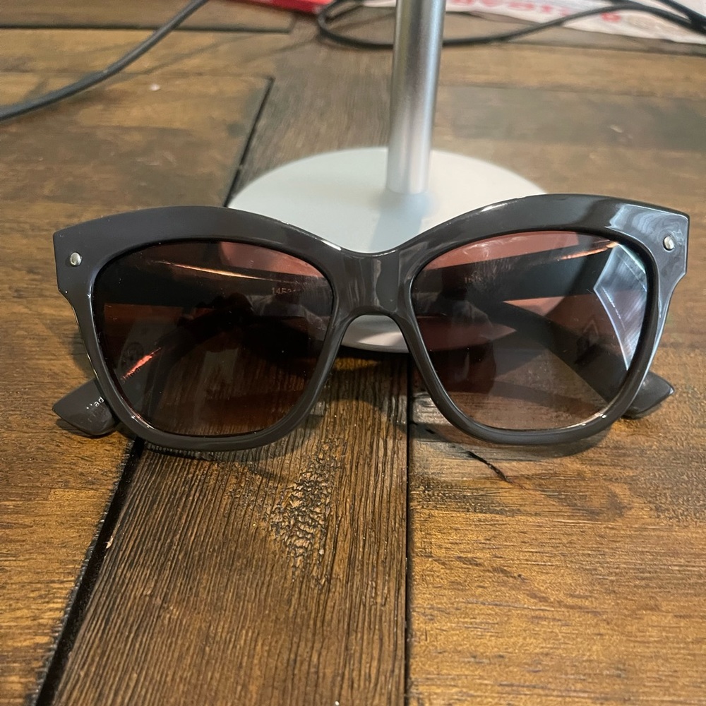 Smoke Gray Shades